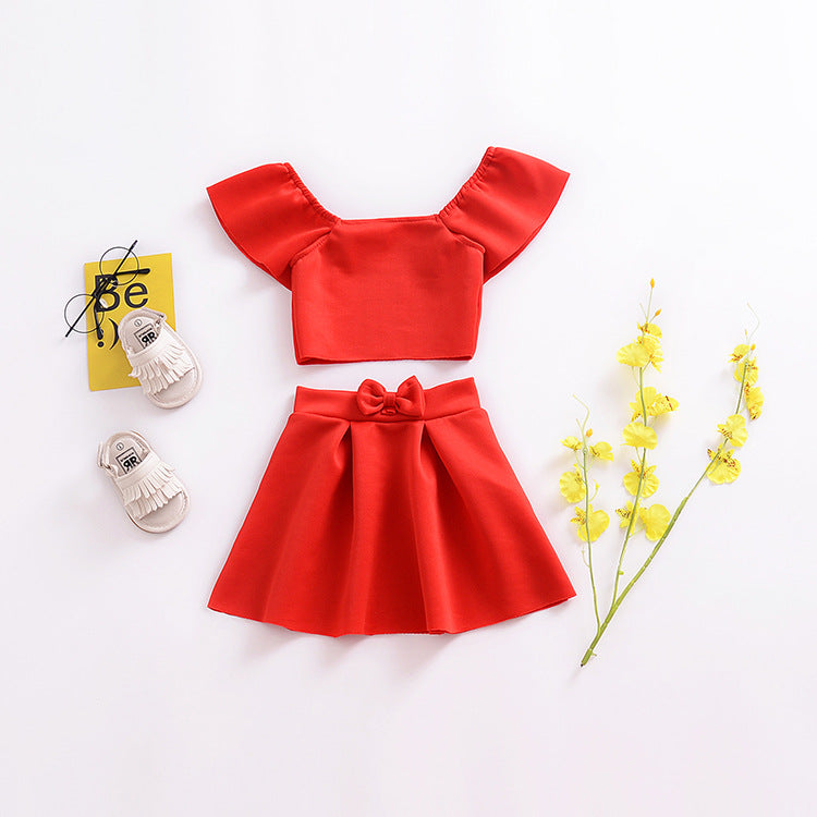 Girl's One-line Neckline and Shoulder-length Puffy Pleated Skirt