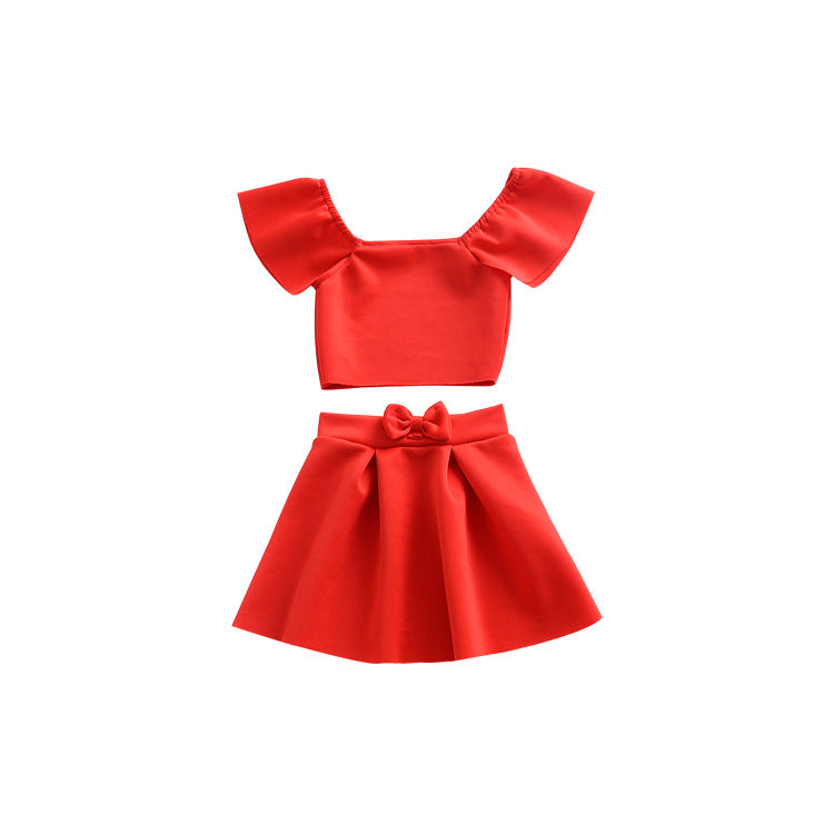 Girl's One-line Neckline and Shoulder-length Puffy Pleated Skirt