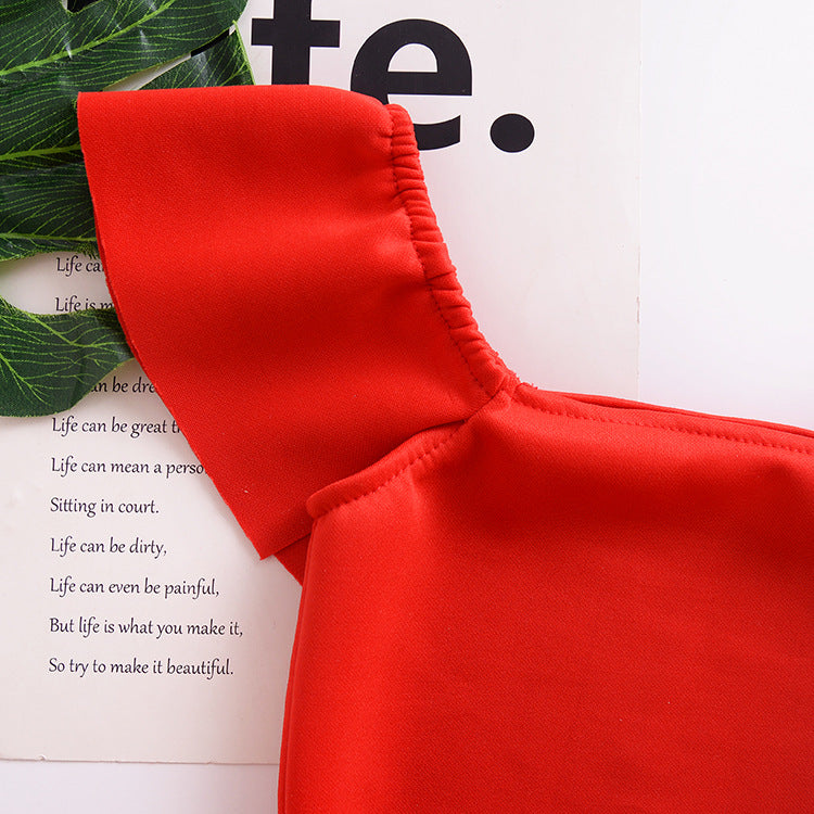 Girl's One-line Neckline and Shoulder-length Puffy Pleated Skirt